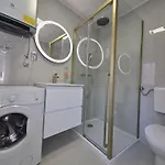 Modern With Pool Near Free Parking *