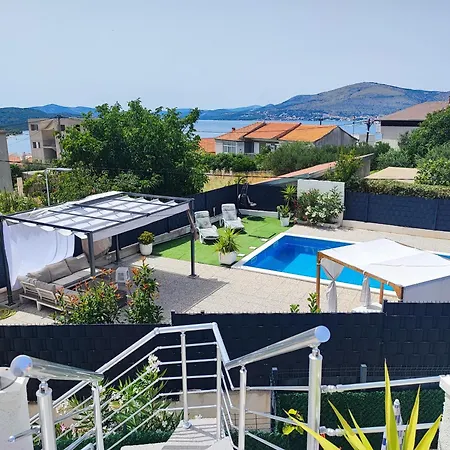 Modern With Pool Near Free Parking Appartement