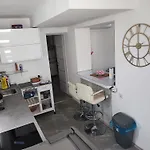 Modern With Pool Near Free Parking *