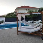 Modern With Pool Near Free Parking * Trogir