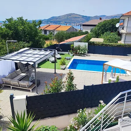Modern With Pool Near Free Parking * Trogir