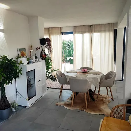 Modern With Pool Near Free Parking Διαμέρισμα Τρογκίρ