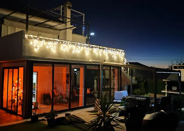 Modern With Pool Near Free Parking アパート トロギール