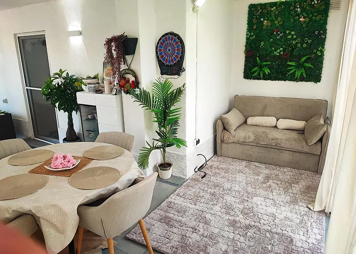 Modern With Pool Near Free Parking *