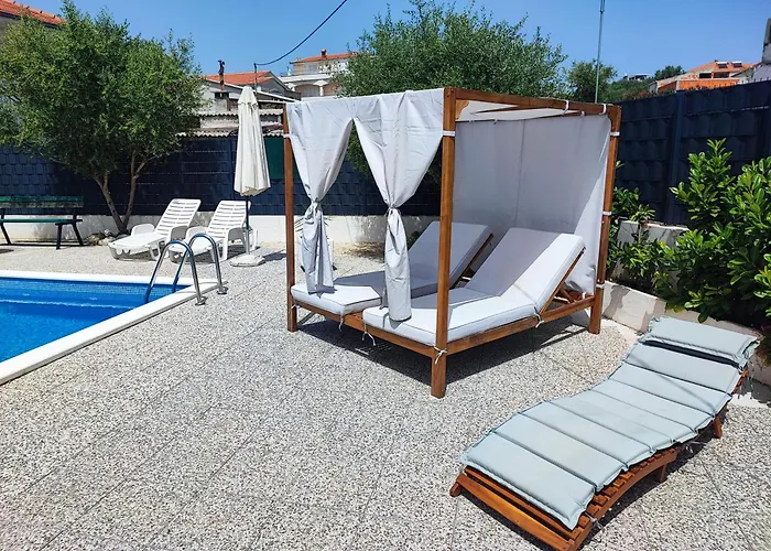 アパート Modern With Pool Near Free Parking トロギール