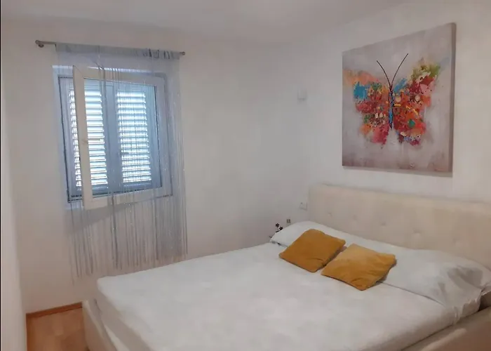 Modern With Pool Near Free Parking *