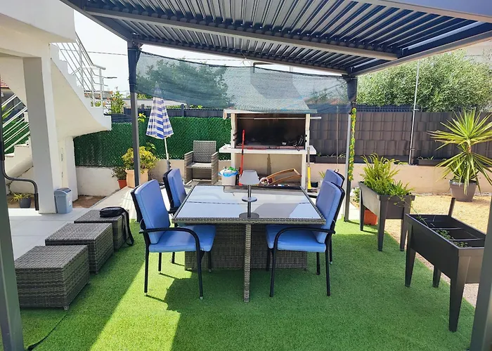 Modern With Pool Near Free Parking Trogir